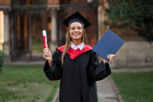 How to Stand Out in Graduate Job Applications: Tips from UK Recruiters